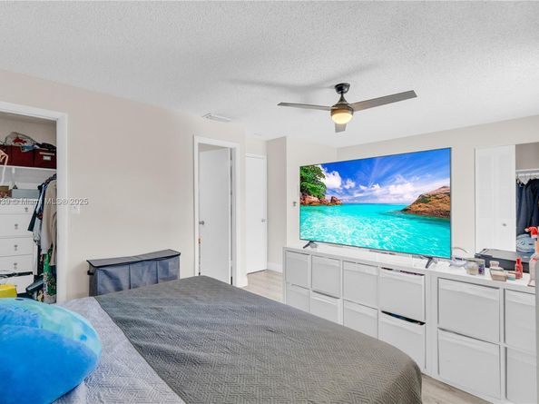 13715 SW 84th St F, Miami FL 33183