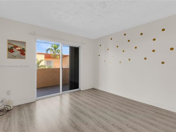 13715 SW 84th St F, Miami FL 33183