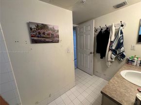 620 SW 111th Ave 107, Pembroke Pines FL 33025