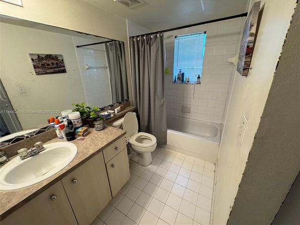 620 SW 111th Ave 107, Pembroke Pines FL 33025