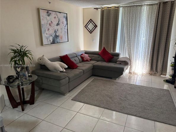 620 SW 111th Ave 107, Pembroke Pines FL 33025