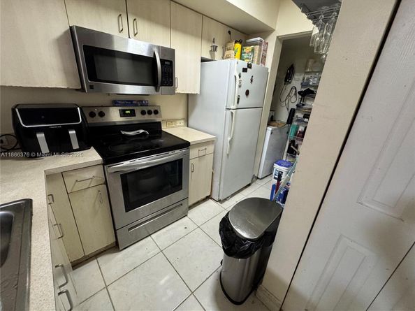 620 SW 111th Ave 107, Pembroke Pines FL 33025