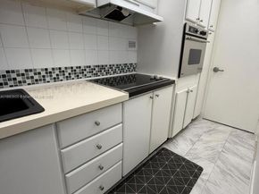 1000 West Ave 306, Miami Beach FL 33139