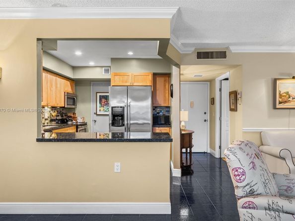 200 Diplomat Pkwy 732, Hallandale Beach FL 33009