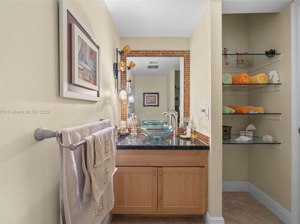 200 Diplomat Pkwy 732, Hallandale Beach FL 33009