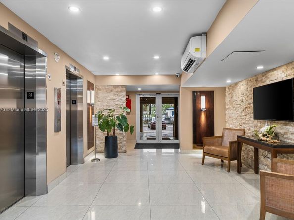 200 Diplomat Pkwy 732, Hallandale Beach FL 33009