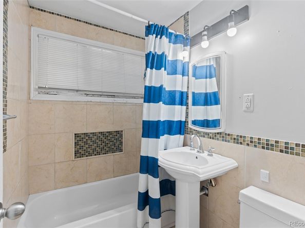 Undisclosed Address #4962180, Aurora CO 80010
