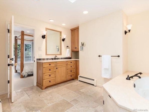2552 E Alameda Avenue 16, Denver CO 80209