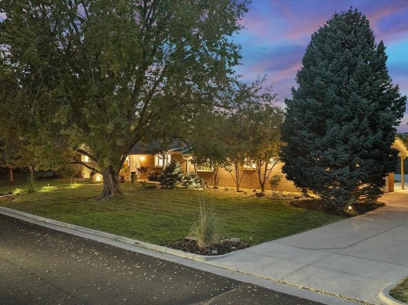 5865 Bellflower Drive, Littleton CO 80123