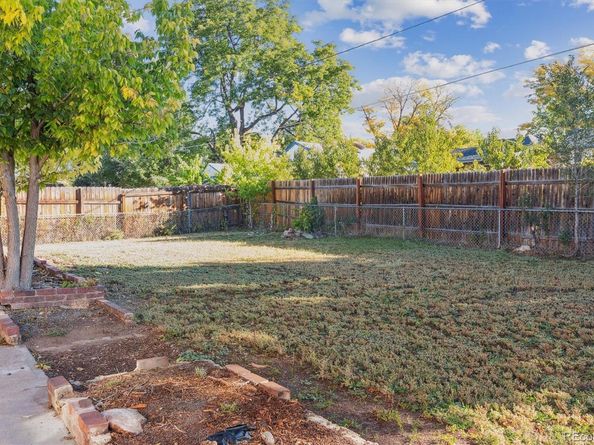 842 S Worchester Street, Aurora CO 80012