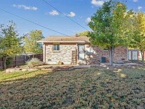 842 S Worchester Street, Aurora CO 80012