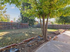 842 S Worchester Street, Aurora CO 80012