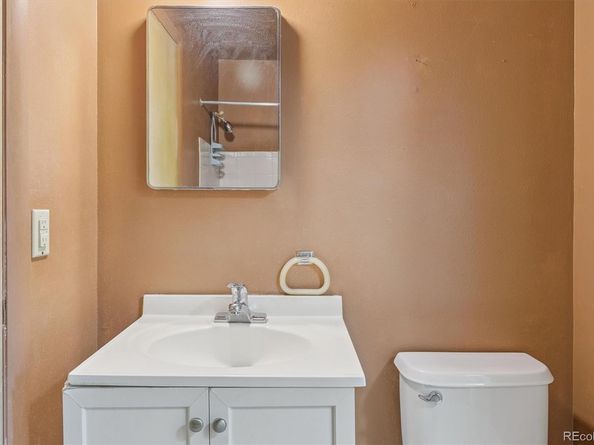 842 S Worchester Street, Aurora CO 80012