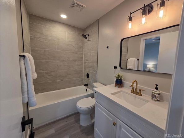 1250 S Monaco Parkway 17, Denver CO 80224
