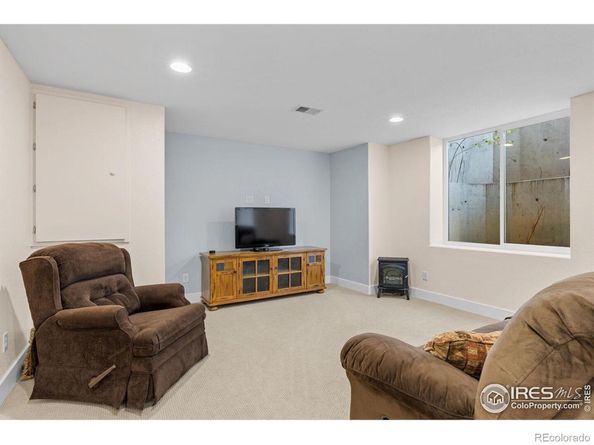 8584 Summerlin Place, Longmont CO 80503