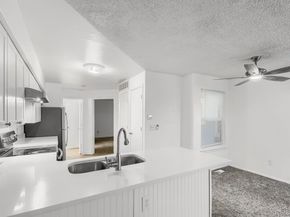 922 S Dearborn Way 5, Aurora CO 80012