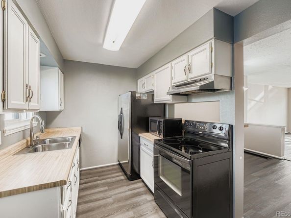 2204 S Jasper Way B, Aurora CO 80013