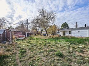 2110 Eagle Circle, Aurora CO 80011