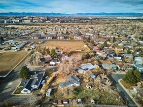 2110 Eagle Circle, Aurora CO 80011