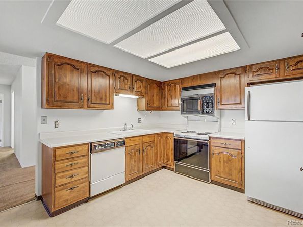 2868 S Heather Gardens Way 210, Aurora CO 80014