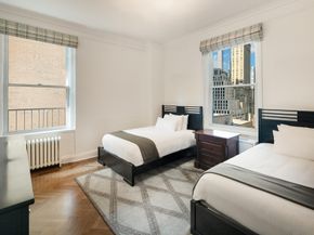 550 Park Avenue 12E, New York NY 10065