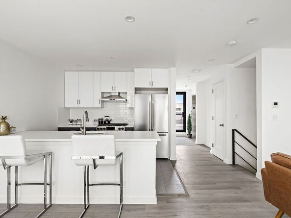 5-18 51st Avenue 3, Queens NY 11101