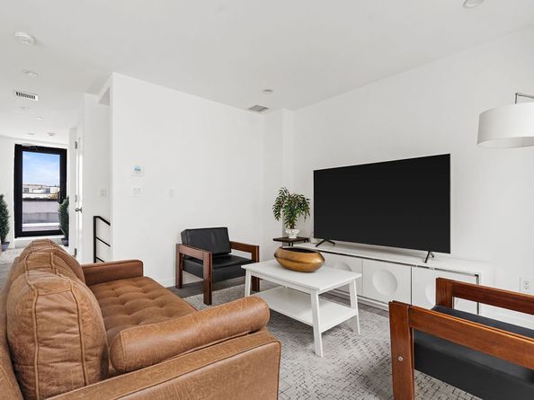 5-18 51st Avenue 3, Queens NY 11101