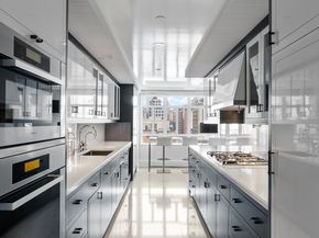 21 East 61st Street 8F, New York NY 10065