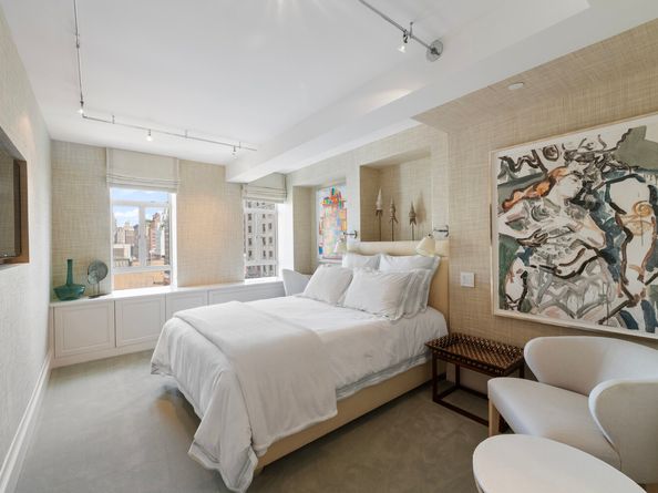 21 East 61st Street 8F, New York NY 10065