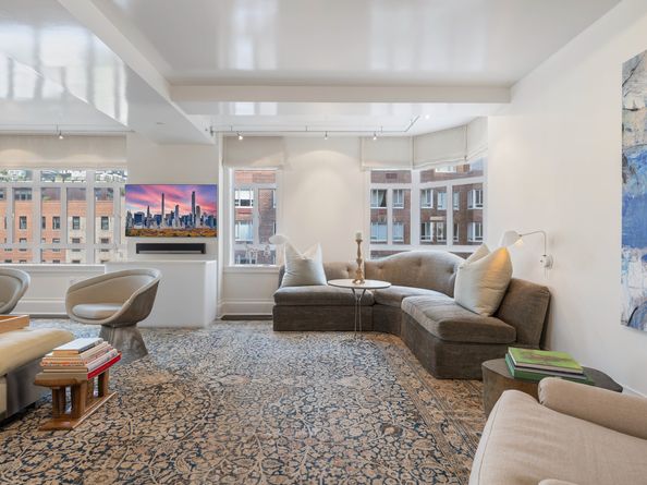 21 East 61st Street 8F, New York NY 10065