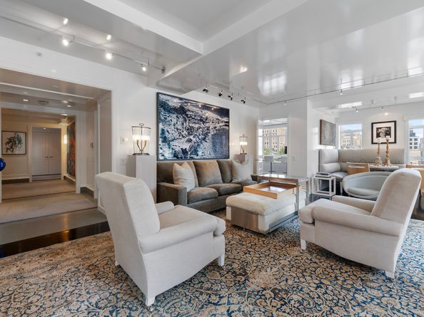 21 East 61st Street 8F, New York NY 10065