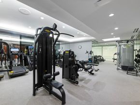 21 East 61st Street 8F, New York NY 10065