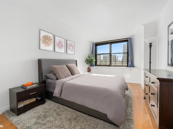 301 East 87th Street 25D, New York NY 10128
