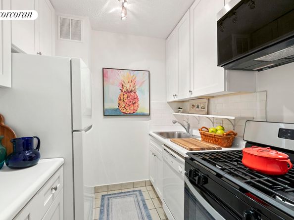 61 West 62nd Street 6B, New York NY 10023