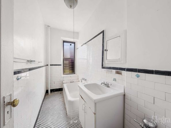 37-16 83rd Street 4B, Queens NY 11372