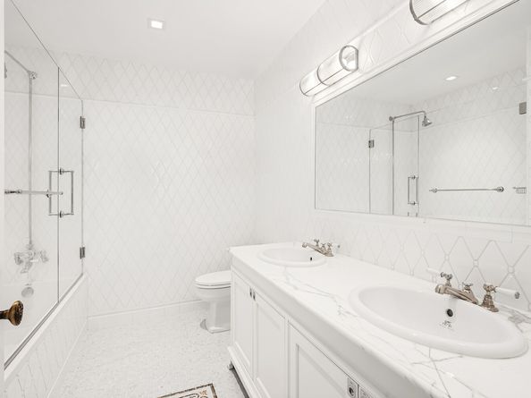 1 Central Park S 1711, New York NY 10019