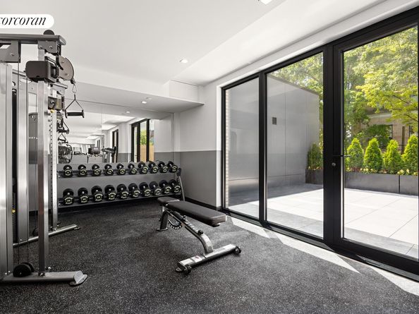 27-09 40th Avenue 4A, Queens NY 11101