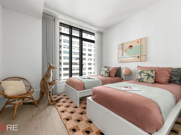 310 East 86th Street 17A, New York NY 10028