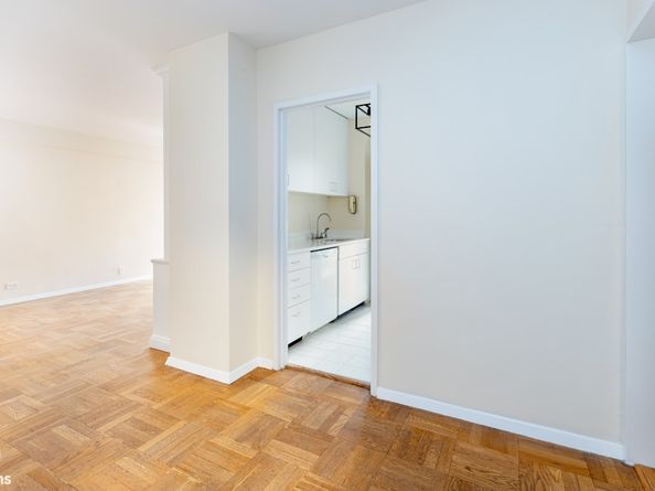 55 East End Avenue 5F, New York NY 10028