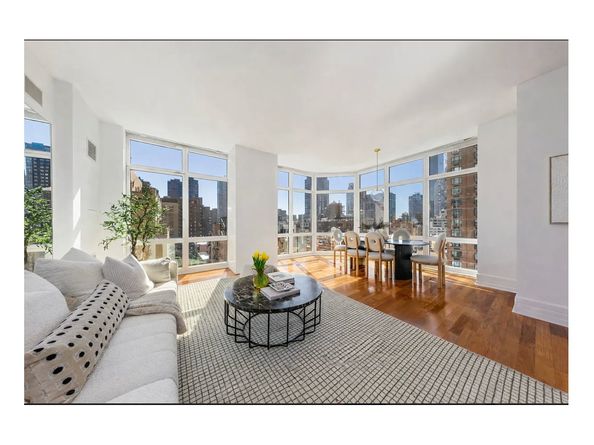 300 East 55th Street 11D, New York NY 10022