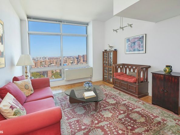 215 East 96th Street 30A, New York NY 10128