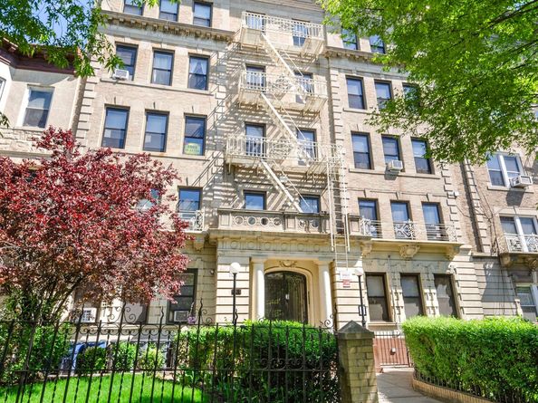 465 Eastern Parkway D, Brooklyn NY 11216