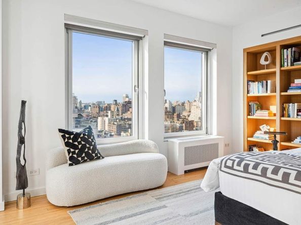 1 Fifth Avenue PH18EF, New York NY 10003