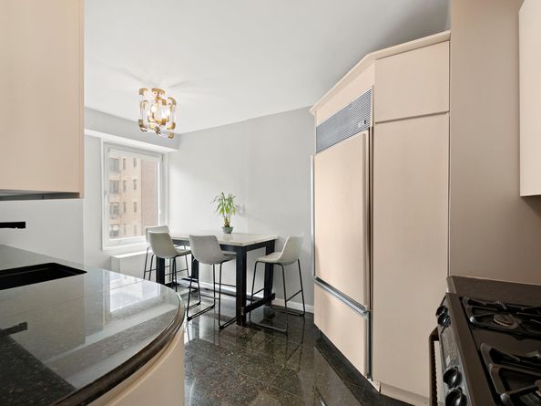 303 East 57th Street 11L, New York NY 10022