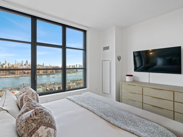 180 Front Street 17E, Brooklyn NY 11201