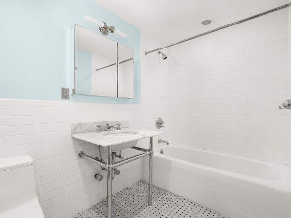 30 Main Street 2H, Brooklyn NY 11201