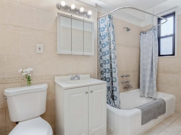 657 East 26th Street 4K, Brooklyn NY 11210