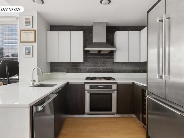 247 West 46th Street 2501, New York NY 10036