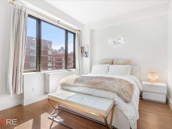 305 West 16th Street 4E, New York NY 10011