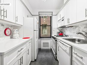 30 East 9th Street 4M, New York NY 10003